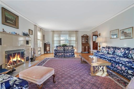 Image 1 of 35 for 919 Grant Avenue in Westchester, Pelham, NY, 10803