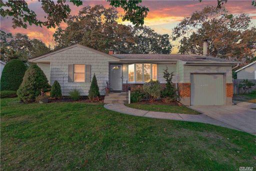 Image 1 of 14 for 59 Tracy Ln in Long Island, East Islip, NY, 11730