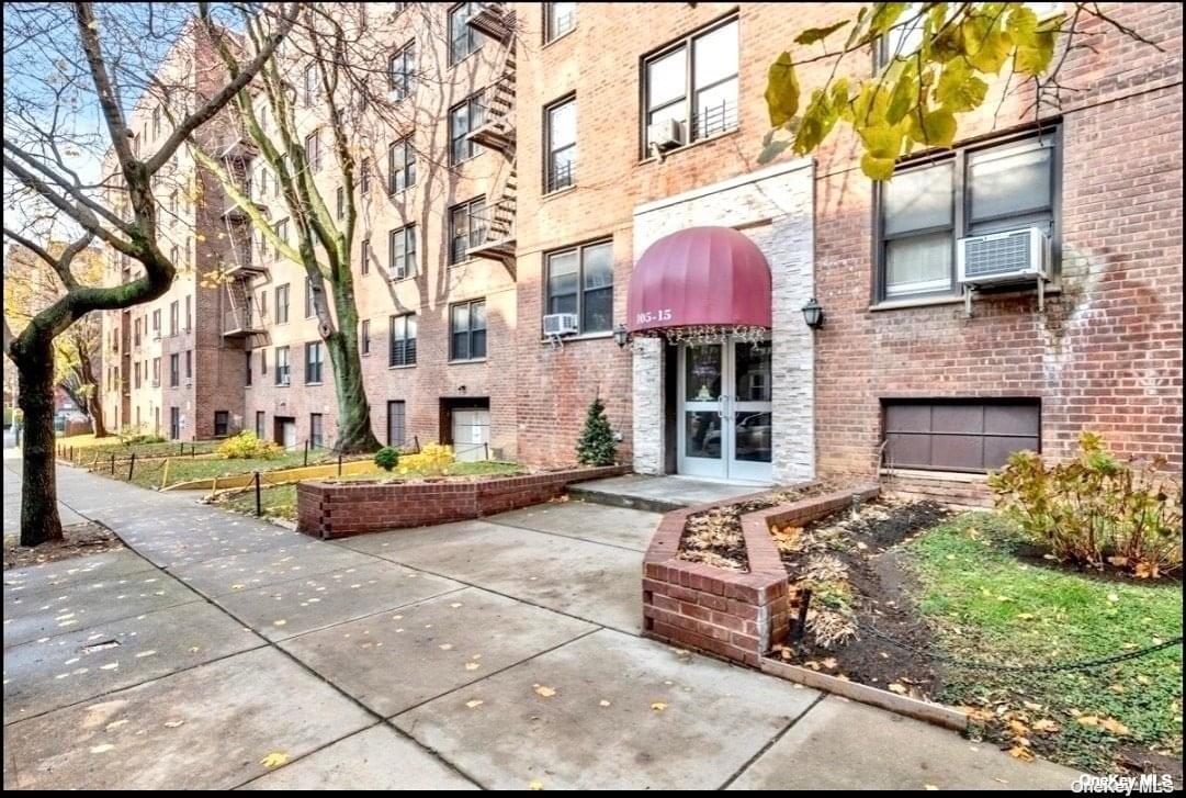 105-15 66th Road #2A in Queens, Forest Hills, NY 11375