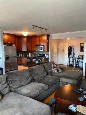 Image 1 of 14 for 16 N Broadway #6E in Westchester, White Plains, NY, 10601
