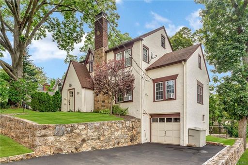 Image 1 of 26 for 1417 Stoneybrook Avenue in Westchester, Mamaroneck, NY, 10543