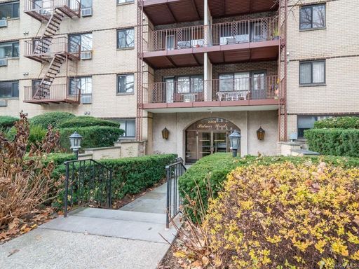 Image 1 of 11 for 2201 Palmer Avenue #2L in Westchester, New Rochelle, NY, 10801