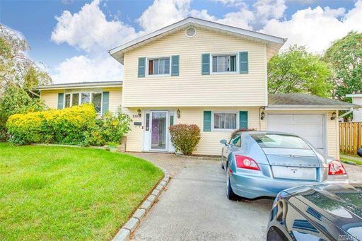 Image 1 of 17 for 210 Dickman St in Long Island, Brentwood, NY, 11717