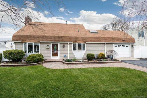 Image 1 of 20 for 35 12th Street in Long Island, Carle Place, NY, 11514