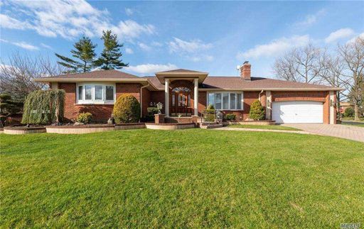 Image 1 of 35 for 775 Kensington Drive in Long Island, Westbury, NY, 11590