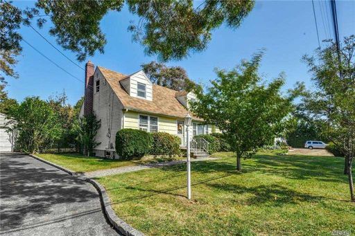 Image 1 of 24 for 55 Dubois Road in Long Island, West Islip, NY, 11795