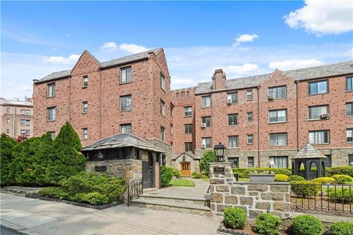 Image 1 of 14 for 914 Wynnewood Road #1D in Westchester, Pelham, NY, 10803
