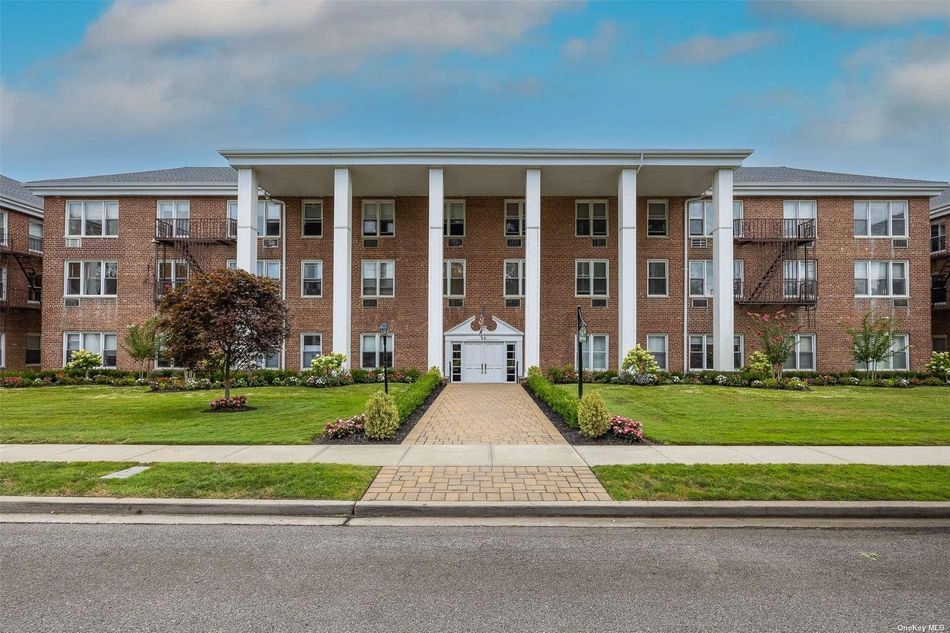 Image 1 of 17 for 55 Lenox Road #2 H in Long Island, Rockville Centre, NY, 11570