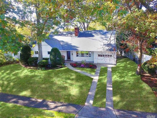 Image 1 of 20 for 31 Silverbirch Road in Long Island, Merrick, NY, 11566