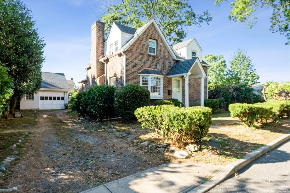 Image 1 of 20 for 2402 Frisch Place in Long Island, North Bellmore, NY, 11710