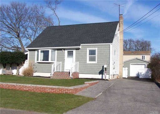 Image 1 of 17 for 161 S Broome Avenue in Long Island, Lindenhurst, NY, 11757