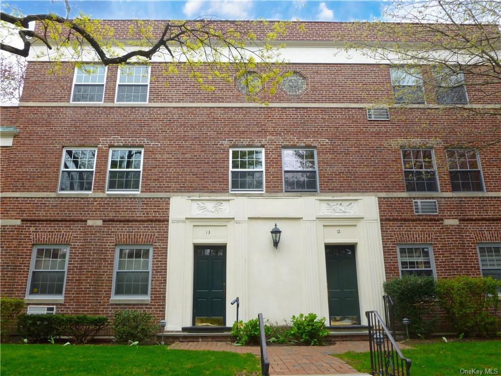 13 Alden Place #2B in Westchester, Bronxville, NY 10708