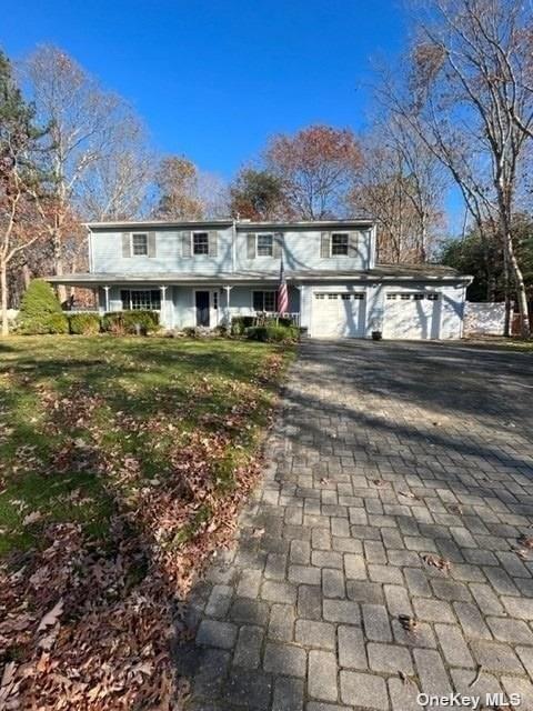 7 Club House Lane in Long Island, Manorville, NY 11949