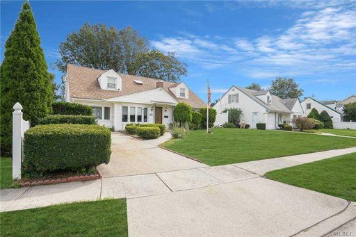 Image 1 of 20 for 61 Mcalester Avenue in Long Island, Hicksville, NY, 11801