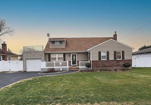 Image 1 of 14 for 680 Keith Lane in Long Island, West Islip, NY, 11795