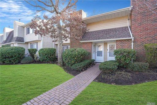 Image 1 of 20 for 266 Lake Pointe Circle in Long Island, Middle Island, NY, 11953