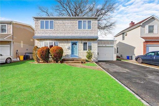 Image 1 of 27 for 24 Edgeworth Street in Long Island, Valley Stream, NY, 11581