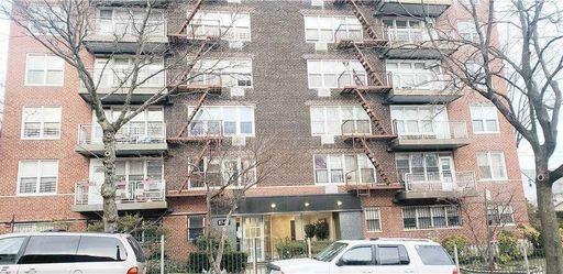 Image 1 of 25 for 87-05 166 Street #3E in Queens, Jamaica Hills, NY, 11432