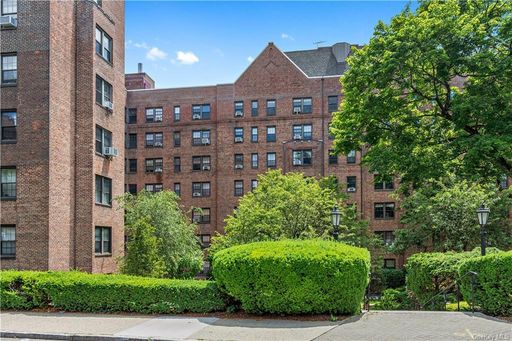 Image 1 of 22 for 176 Garth Road #2N in Westchester, Scarsdale, NY, 10583