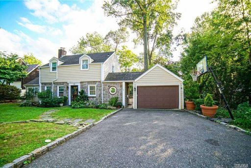 Image 1 of 21 for 25 Ascot Ridge Road in Long Island, Great Neck Est, NY, 11021