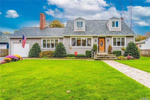 Image 1 of 23 for 305 2nd Avenue in Long Island, E. Northport, NY, 11731