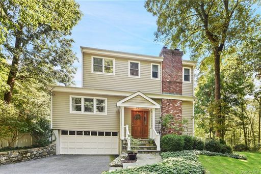 Image 1 of 28 for 10 Inwood Lane E in Westchester, Cortlandt Manor, NY, 10567