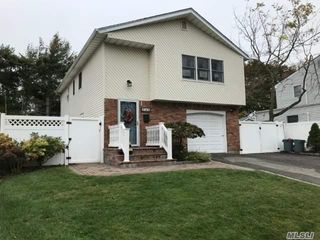Image 1 of 32 for 545 Lincoln Avenue in Long Island, Lindenhurst, NY, 11757