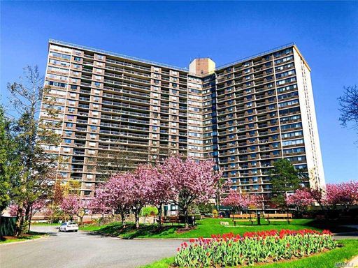 Image 1 of 20 for 2 Bay Club Drive #5Z1 in Queens, Bayside, NY, 11360