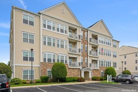 Image 1 of 20 for 147 Saxton Court #F147 in Long Island, Central Islip, NY, 11722