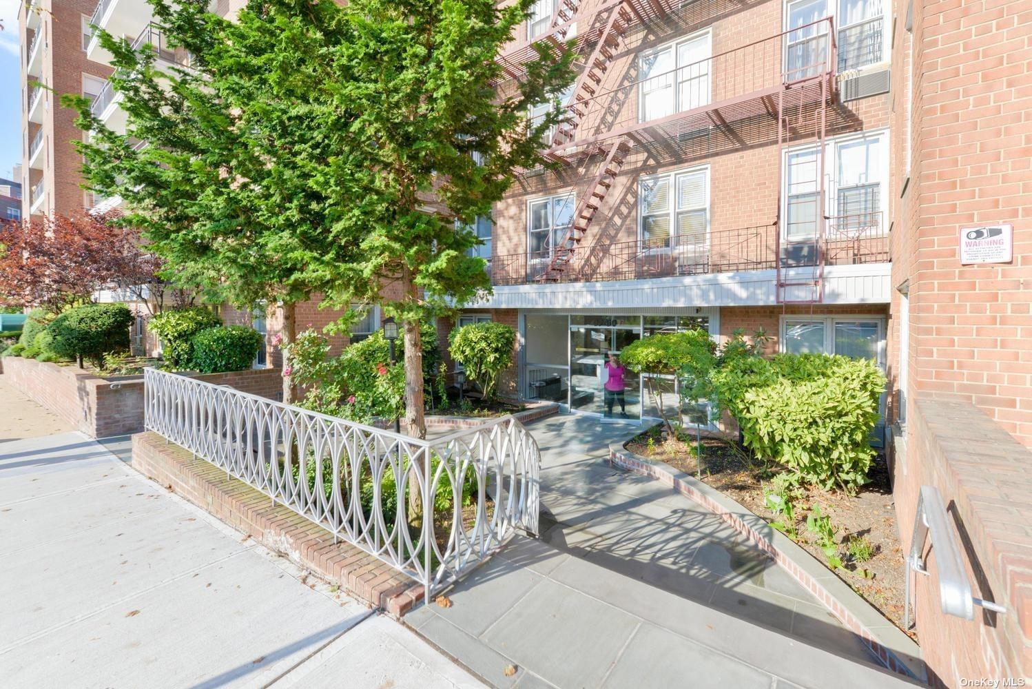 67-50 Thornton Place #2L in Queens, Forest Hills, NY 11375
