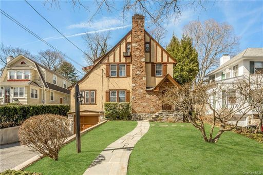 Image 1 of 35 for 85 W Garden Road in Westchester, Larchmont, NY, 10538
