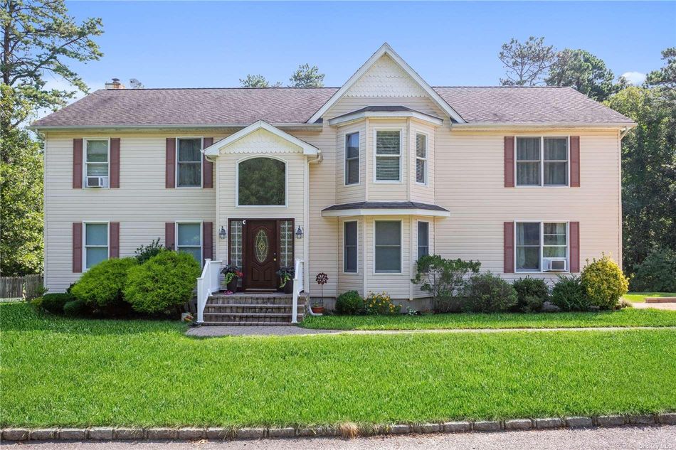Image 1 of 20 for 11 Grand Avenue in Long Island, Yaphank, NY, 11980
