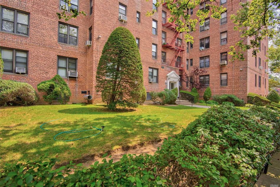 Image 1 of 16 for 2685 E 7th #2N in Brooklyn, Sheepshead Bay, NY, 11235