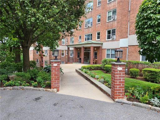 Image 1 of 25 for 290 Collins Avenue #9EN in Westchester, Mount Vernon, NY, 10552