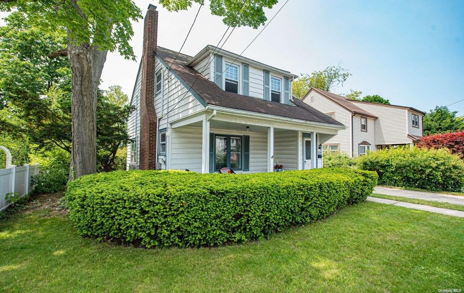 Image 1 of 27 for 139 Marcellus Road in Long Island, Mineola, NY, 11501