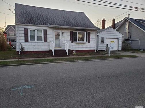 Image 1 of 12 for 677 S 9 Th Street in Long Island, Lindenhurst, NY, 11757