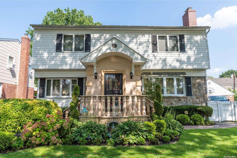 Image 1 of 35 for 12 Croyden Street in Long Island, New Hyde Park, NY, 11040