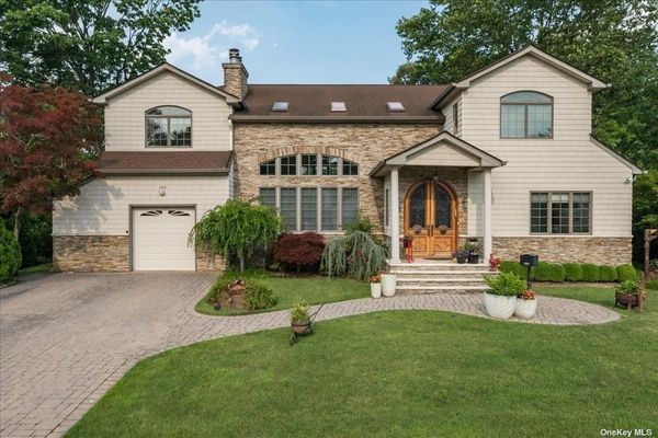 Image 1 of 36 for 163 Westwood Circle in Long Island, East Hills, NY, 11577