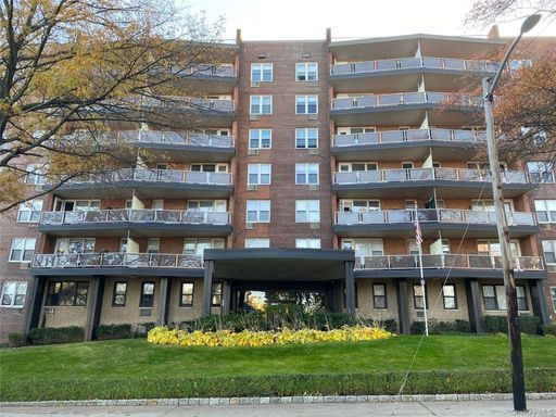 Image 1 of 11 for 360 Westchester Avenue #605 in Westchester, Port Chester, NY, 10573