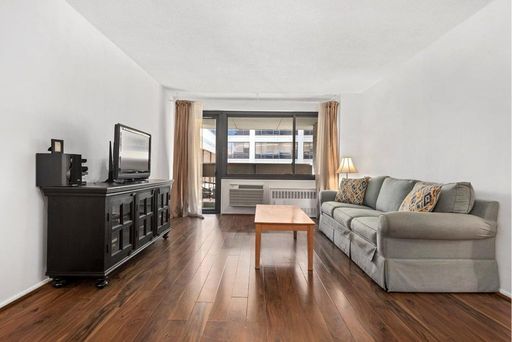 Image 1 of 9 for 333 Pearl Street #6E in Manhattan, New York, NY, 10038