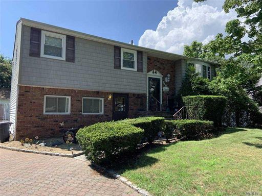 Image 1 of 22 for 724 Peter Paul Drive in Long Island, West Islip, NY, 11795