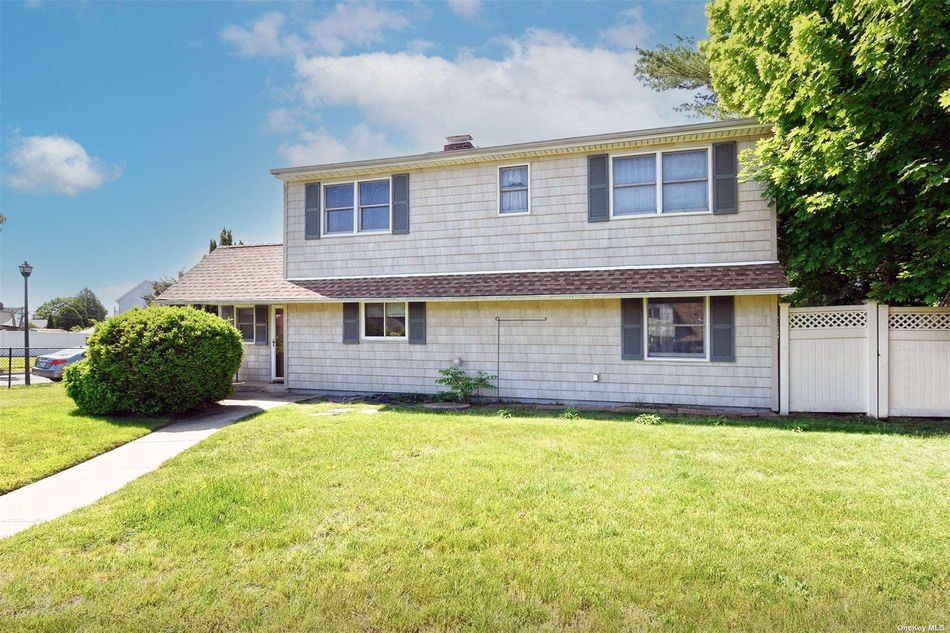 Image 1 of 27 for 42 Amber Lane in Long Island, Levittown, NY, 11756