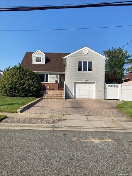 Image 1 of 17 for 3525 Woodward Street in Long Island, Oceanside, NY, 11572