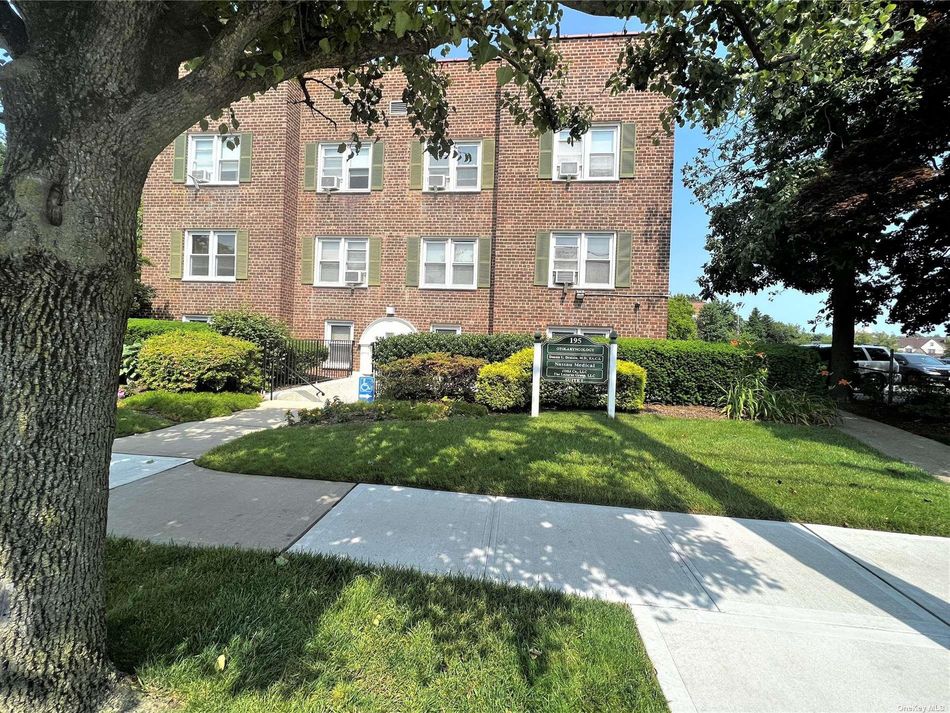 Image 1 of 4 for 195 N Village Avenue #Suite1 in Long Island, Rockville Centre, NY, 11570