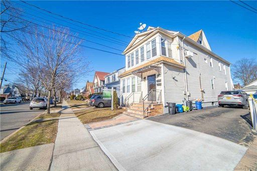 Image 1 of 35 for 41 Whitney Avenue in Long Island, Floral Park, NY, 11001