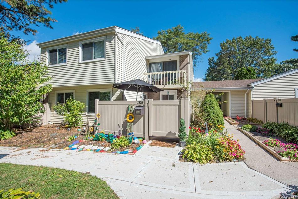 Image 1 of 19 for 230 Springmeadow Drive #H in Long Island, Holbrook, NY, 11741