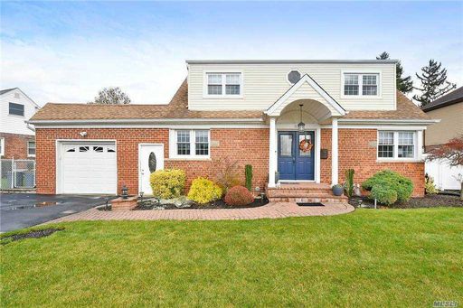 Image 1 of 32 for 23 Berkshire Road in Long Island, Bethpage, NY, 11714