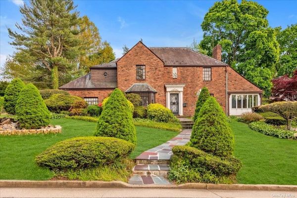 Image 1 of 33 for 56 Old Ox Road in Long Island, Manhasset, NY, 11030