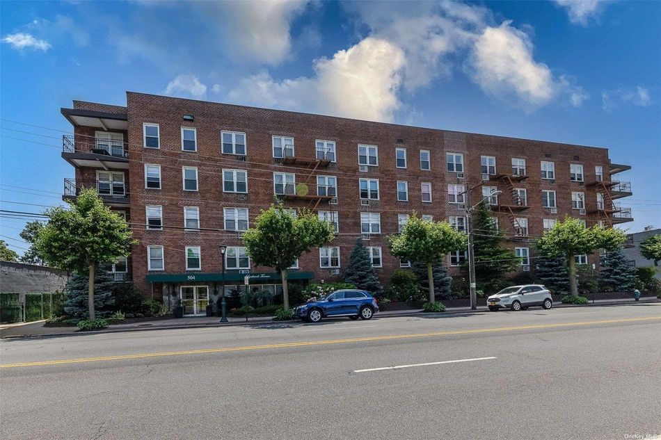 Image 1 of 16 for 504 Merrick Road #1F in Long Island, Lynbrook, NY, 11563
