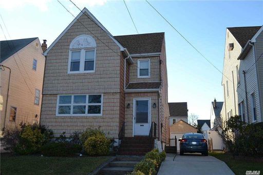 Image 1 of 33 for 124 Carstairs Rd in Long Island, Valley Stream, NY, 11581